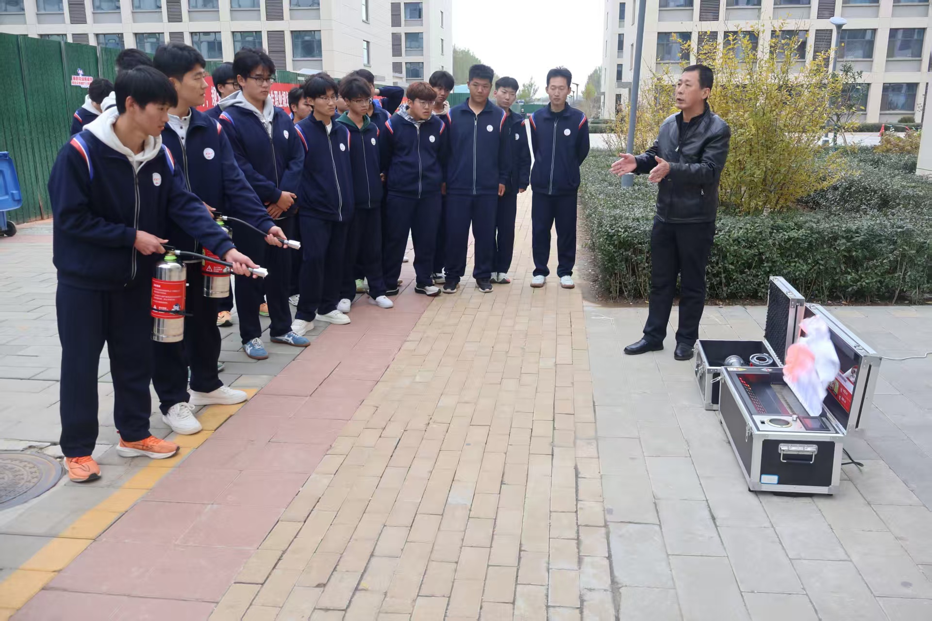 1763735413743077648.jpg 1763735413743077648.jpg